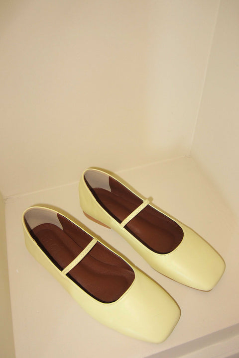 Janet Flats in Soleil Yellow