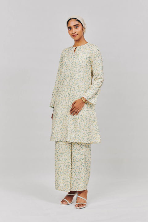 Embroidered Kurung Klasik in Matahari Pagi Yellow
