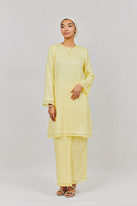Kurung Klasik in Sinaran Mentari Yellow