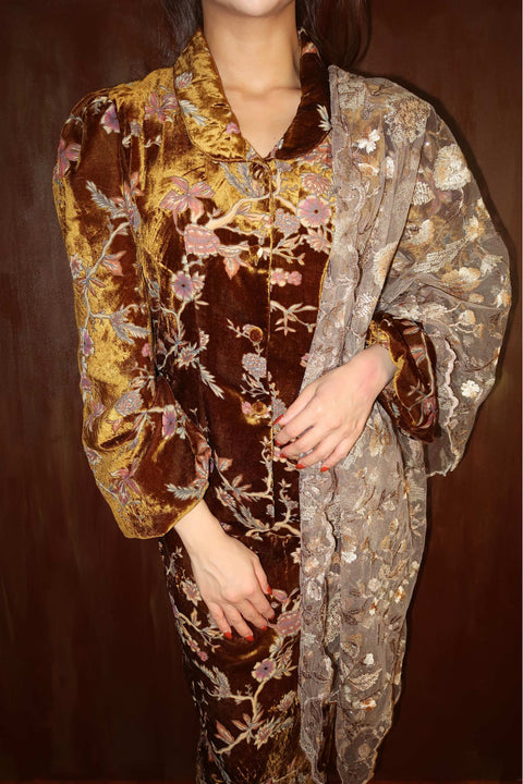 Naya Kebaya in Golden Date