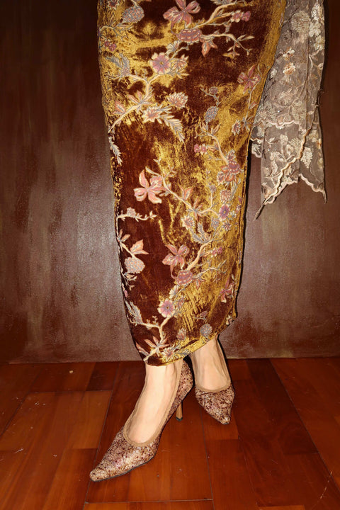 Rama Lace Heels in Golden