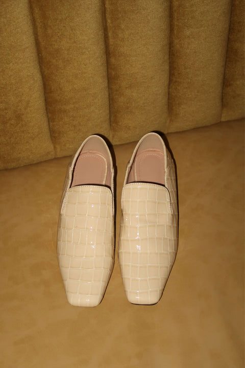 Dakota Loafers in Dolce