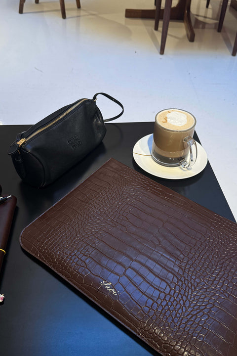 Laptop Case in Croc Brown