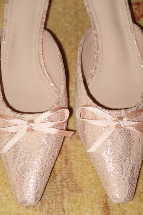 Lola in Powder Lace