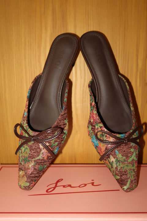 Lola Fleur in Cinnamon