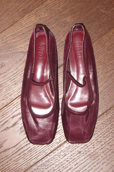 Janet Mesh Flats in Burgundy